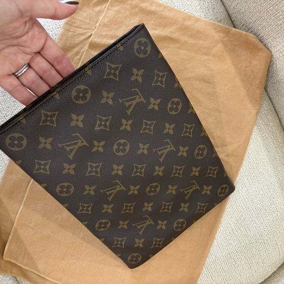 Authentic Louis Vuitton Vintage 1980s Jena clutch monogram - Picture 2 of 12